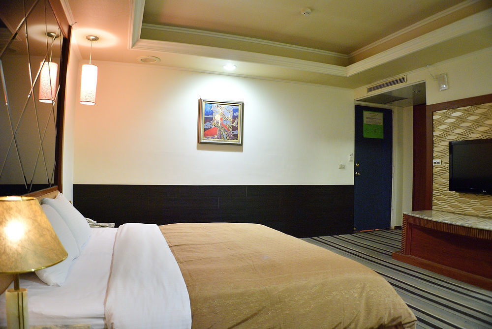 Ying Zhen Hotel Taoyuan Exterior photo
