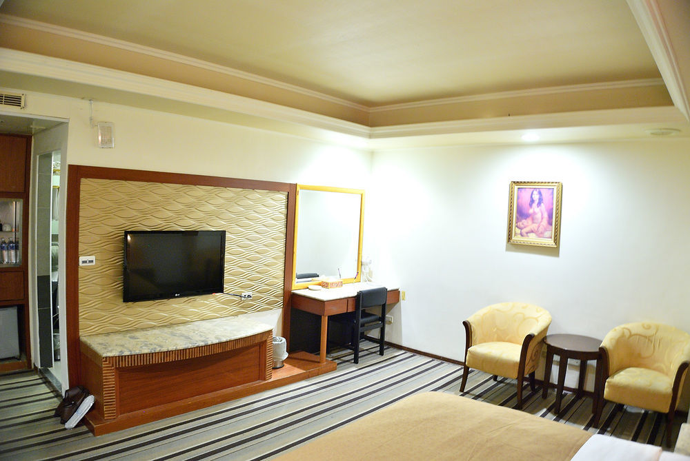 Ying Zhen Hotel Taoyuan Exterior photo